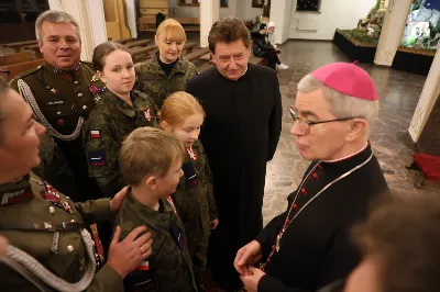 W liturgiczne wspomnienie św. Jana Apostoła (27 grudnia) w katedrze rzeszowskiej celebrowano Eucharystię, której przewodniczył bp Jan Wątroba. Mszę św. koncelebrował abp Edward Nowak, bp Edward Białogłowski, a także ok. 60 kapłanów, którzy wraz z przedstawicielami wspólnot, stowarzyszeń i instytucji modlili się w intencji Biskupa Rzeszowskiego z okazji jego imienin.
Homilię wygłosił ks. Janusz Kosior, proboszcz parafii pw. św. Jadwigi Królowej w Rzeszowie.
Na zakończenie Mszy św. bp Jan Wątroba podziękował za modlitwę i życzenia. 
fot. ks. Jakub Oczkowicz
