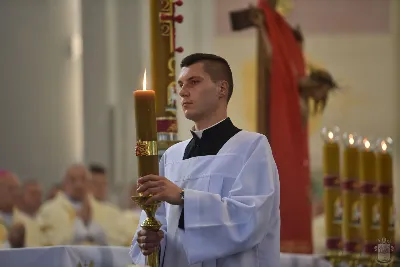 7 czerwca 2025 r. w katedrze rzeszowskiej czterej diakoni przyjęli święcenia kapłańskie z rąk bp. Jana Wątroby. Nowymi kapłanami zostali: ks. Andrzej Feret, ks. Adam Guzik, ks. Wojciech Ożóg i ks. Dominik Sobczyk. Uroczystość zgromadziła blisko 50 kapłanów oraz licznych wiernych. fot. ks. Jakub Oczkowicz