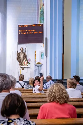 W niedzielę (14 lipca 2024 r.) w naszej Katedrze odbył się koncert w ramach Podkarpackiego Festiwalu Organowego. Wysłuchaliśmy recitalu w wykonaniu Mészáros Zsolt Máté, znakomitego węgierskiego artysty młodego pokolenia. Owacjom nagradzającym mistrzowskie wykonanie dzieł Johanna Sebastiana Bacha i Ferenca Liszta nie było końca! Fot. Joanna Prasoł 