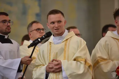 7 czerwca 2025 r. w katedrze rzeszowskiej czterej diakoni przyjęli święcenia kapłańskie z rąk bp. Jana Wątroby. Nowymi kapłanami zostali: ks. Andrzej Feret, ks. Adam Guzik, ks. Wojciech Ożóg i ks. Dominik Sobczyk. Uroczystość zgromadziła blisko 50 kapłanów oraz licznych wiernych. fot. ks. Jakub Oczkowicz