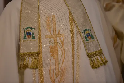W liturgiczne wspomnienie św. Jana Apostoła (27 grudnia) w katedrze rzeszowskiej celebrowano Eucharystię, której przewodniczył bp Jan Wątroba. Mszę św. koncelebrował abp Edward Nowak, bp Edward Białogłowski, a także ok. 60 kapłanów, którzy wraz z przedstawicielami wspólnot, stowarzyszeń i instytucji modlili się w intencji Biskupa Rzeszowskiego z okazji jego imienin.
Homilię wygłosił ks. Janusz Kosior, proboszcz parafii pw. św. Jadwigi Królowej w Rzeszowie.
Na zakończenie Mszy św. bp Jan Wątroba podziękował za modlitwę i życzenia. 
fot. ks. Jakub Oczkowicz
