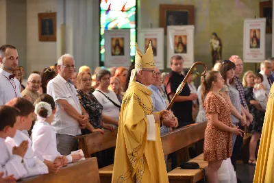 W pierwszy piątek miesiąca (7 czerwca 2024 r.), w uroczystość Najświętszego Serca Pana Jezusa, w katedrze rzeszowskiej przeżywano odpust. Głównej Mszy św. przewodniczył bp Jan Wątroba, zaś homilię wygłosił ks. Mariusz Fijałkiewicz. W koncelebrze wzięło udział 10 kapłanów. Obecny był również ks. Jan Szczupak, wikariusz biskupi ds. społecznych. fot. ks. Jakub Oczkowicz