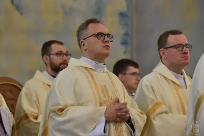 7 czerwca 2025 r. w katedrze rzeszowskiej czterej diakoni przyjęli święcenia kapłańskie z rąk bp. Jana Wątroby. Nowymi kapłanami zostali: ks. Andrzej Feret, ks. Adam Guzik, ks. Wojciech Ożóg i ks. Dominik Sobczyk. Uroczystość zgromadziła blisko 50 kapłanów oraz licznych wiernych. fot. ks. Jakub Oczkowicz