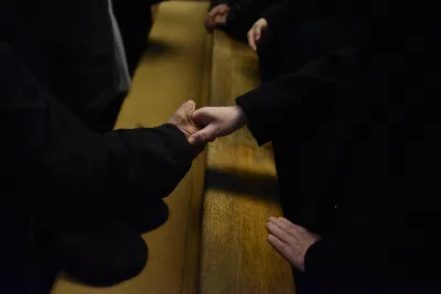 W liturgiczne wspomnienie św. Jana Apostoła (27 grudnia) w katedrze rzeszowskiej celebrowano Eucharystię, której przewodniczył bp Jan Wątroba. Mszę św. koncelebrował abp Edward Nowak, bp Edward Białogłowski, a także ok. 60 kapłanów, którzy wraz z przedstawicielami wspólnot, stowarzyszeń i instytucji modlili się w intencji Biskupa Rzeszowskiego z okazji jego imienin.
Homilię wygłosił ks. Janusz Kosior, proboszcz parafii pw. św. Jadwigi Królowej w Rzeszowie.
Na zakończenie Mszy św. bp Jan Wątroba podziękował za modlitwę i życzenia. 
fot. ks. Jakub Oczkowicz
