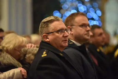 W liturgiczne wspomnienie św. Jana Apostoła (27 grudnia) w katedrze rzeszowskiej celebrowano Eucharystię, której przewodniczył bp Jan Wątroba. Mszę św. koncelebrował abp Edward Nowak, bp Edward Białogłowski, a także ok. 60 kapłanów, którzy wraz z przedstawicielami wspólnot, stowarzyszeń i instytucji modlili się w intencji Biskupa Rzeszowskiego z okazji jego imienin.
Homilię wygłosił ks. Janusz Kosior, proboszcz parafii pw. św. Jadwigi Królowej w Rzeszowie.
Na zakończenie Mszy św. bp Jan Wątroba podziękował za modlitwę i życzenia. 
fot. ks. Jakub Oczkowicz
