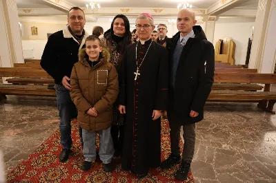W liturgiczne wspomnienie św. Jana Apostoła (27 grudnia) w katedrze rzeszowskiej celebrowano Eucharystię, której przewodniczył bp Jan Wątroba. Mszę św. koncelebrował abp Edward Nowak, bp Edward Białogłowski, a także ok. 60 kapłanów, którzy wraz z przedstawicielami wspólnot, stowarzyszeń i instytucji modlili się w intencji Biskupa Rzeszowskiego z okazji jego imienin.
Homilię wygłosił ks. Janusz Kosior, proboszcz parafii pw. św. Jadwigi Królowej w Rzeszowie.
Na zakończenie Mszy św. bp Jan Wątroba podziękował za modlitwę i życzenia. 
fot. ks. Jakub Oczkowicz
