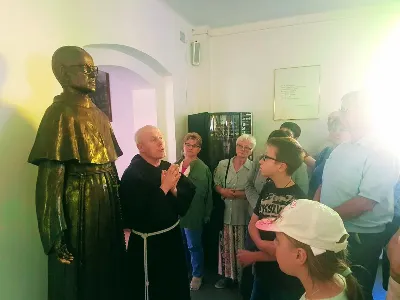 W dniach 4-6 maja 2018 r. wyruszyła wraz z ks. Julianem pielgrzymka parafialna do Kalisza, Torunia, Lichenia i Niepokalanowa.